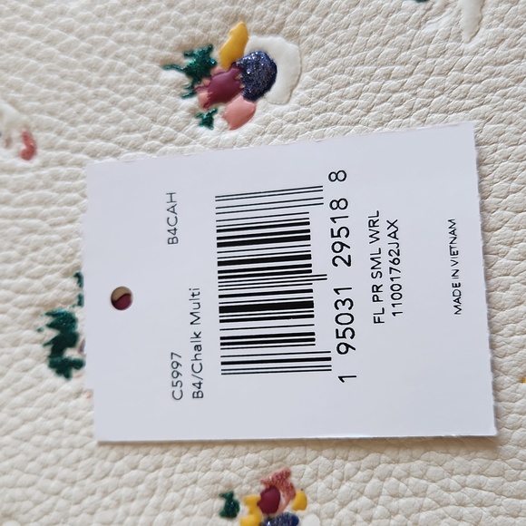 NWT Coach Chalk Floral Wristlet 🎁 - Picture 13 of 13